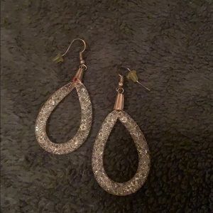 Lightweight tear drop earrings
